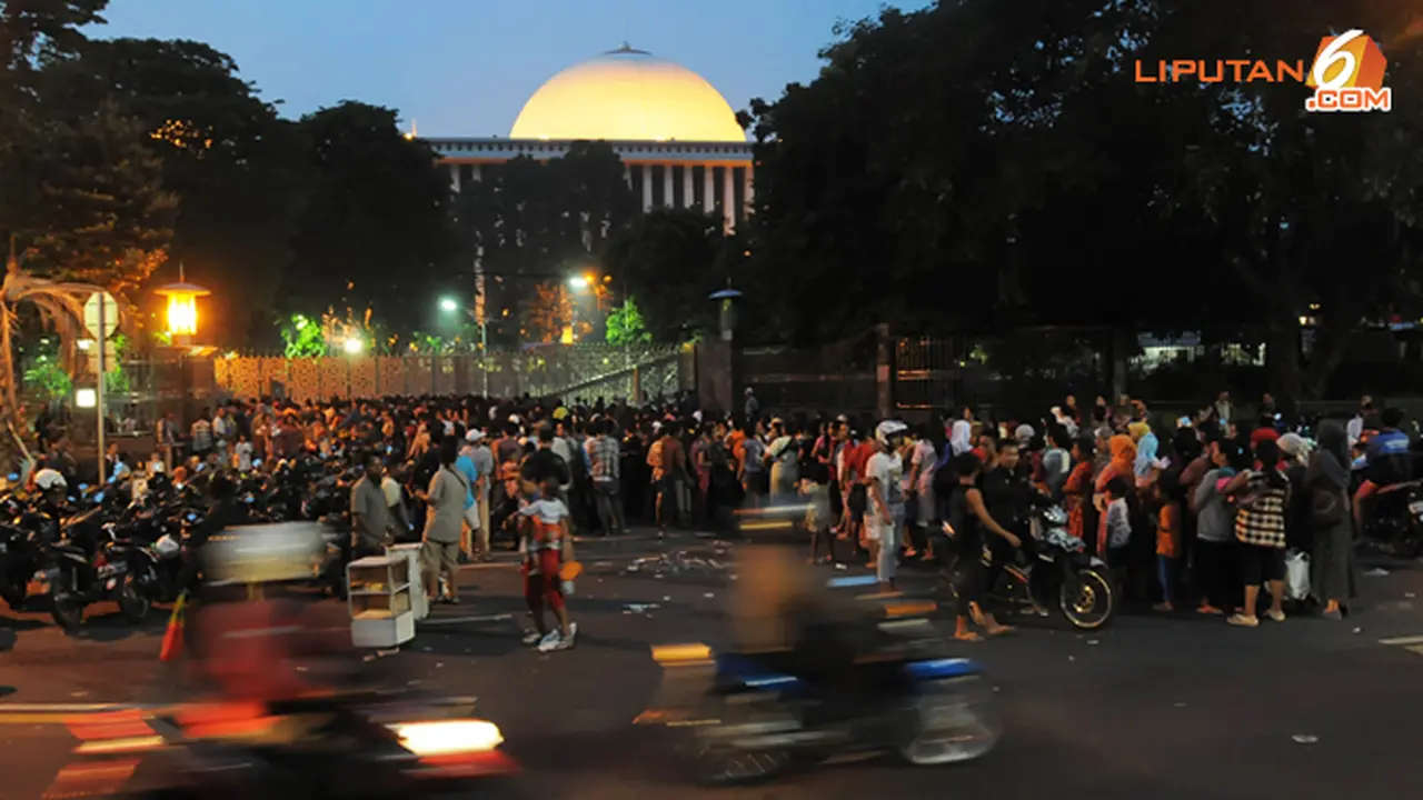 foto-antri-daging-kurban-istiqlal-1-1310