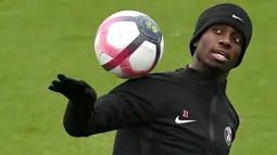 1. Timothy Weah - Pindah ke Prancis dari Amerika Serikat pada tahun 2014, putra dari George Weah ini memilih bergabung dengan Paris Saint Germain. Gagal mendapatkan tempat pemuda 19 tahun ini awal musim lalu memutuskan untuk hijrah ke Lille. (AFP/Franck Fife)