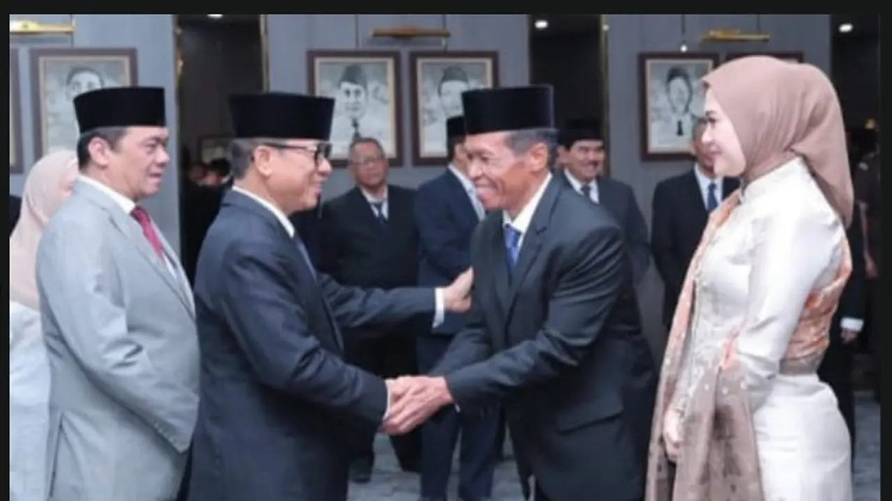 Mendes PDT Yandri Susanto melantik Masyhudi sebagai Inspektur Jenderal Kemendes PDT di Jakarta, Senin 23 Februari 2026.