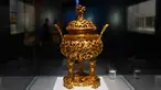 Sebuah karya seni ditampilkan dalam pameran di Museum Nasional China di Beijing, ibu kota China, pada 30 Agustus 2020. Pameran tersebut, yang menampilkan lebih dari 200 karya seni tradisional dari Provinsi Fujian di China selatan, digelar di Beijing pada Minggu (30/8). (Xinhua/Jin Liangkuai)