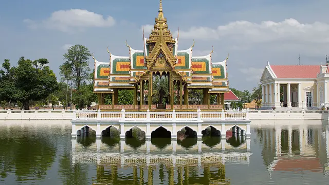 Istana musim panas milik Kerajaan Thailand di Ayuttaya, Bang Pa-In (Wikipedia/CC BY-SA 3.0)