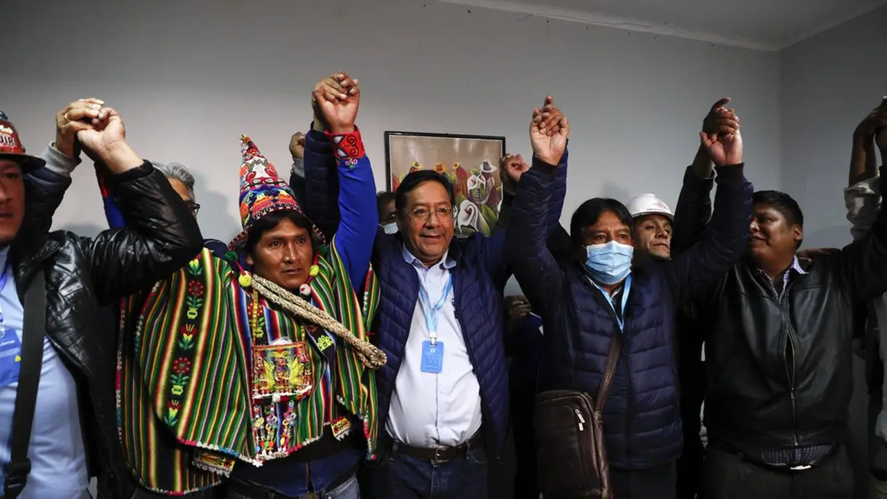 Luis Arce terpilih menjadi presiden Bolivia. Ia adalah orang dekat dari presiden sebelumnya, Evo Morales.