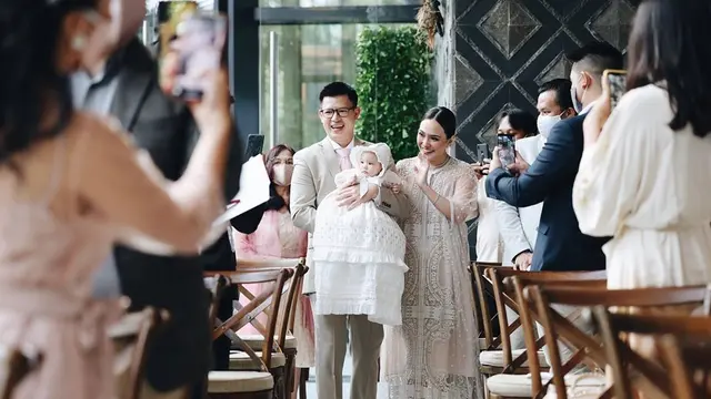 7 Momen Anak Shandy Aulia Dibaptis, Penuh Kebahagiaan Sekaligus Haru