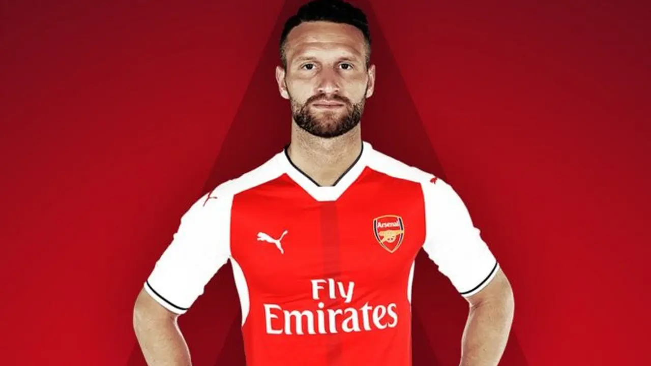 Arsenal resmi memperkenalkan Shkodran Mustafi 