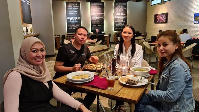 Dikabarkan Dekat, Ini 6 Momen Kebersamaan Vicky Prasetyo dan Kalina Ocktaranny