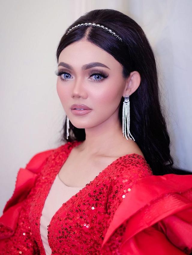 8 Potret Rina Nose Impersonate Gaya Artis, dari Siti Nurhaliza hingga Beyonce