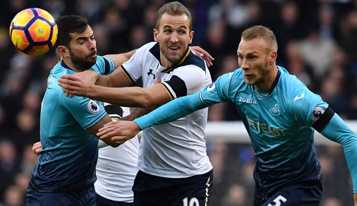 Striker Tottenham Hotspur, Harry Kane salah satu pemain yang pernah merasakan ketangguhan Jordi Amat. (AFP/Ben Stansall)