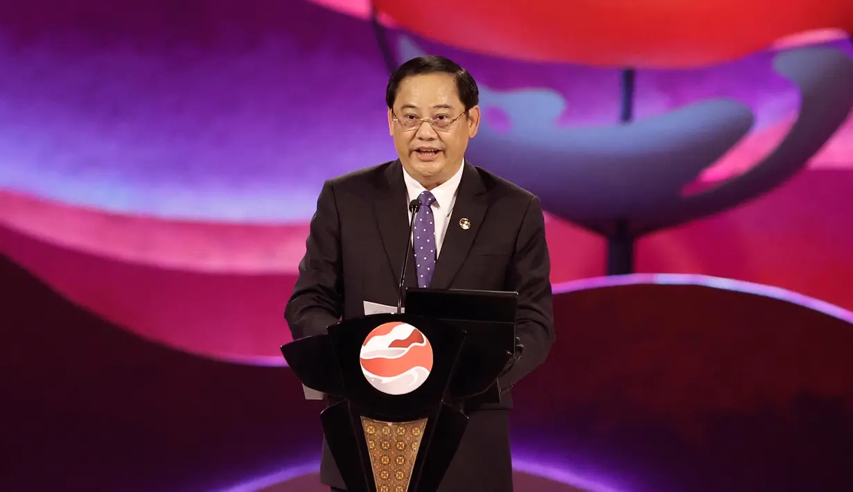 Perdana Menteri Laos Sonexay Siphandone menyampaikan pidatonya dalam upacara penutupan Konferensi Tingkat Tinggi (KTT) Perhimpunan Bangsa-Bangsa Asia Tenggara (ASEAN) di Jakarta, Kamis, 7 September 2023. (Willy Kurniawan/Pool Photo via AP)
