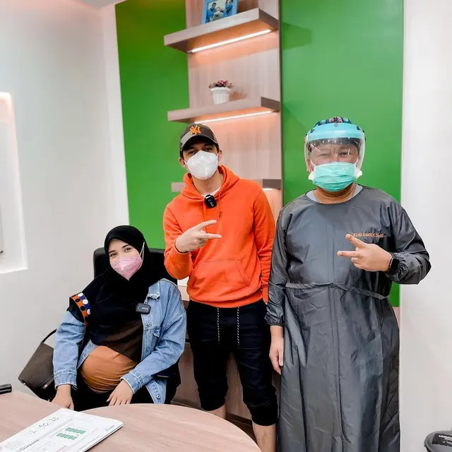 Masuki Trimester Ketiga, Ini 6 Potret Terbaru Zaskia Sungkar saat Hamil Besar