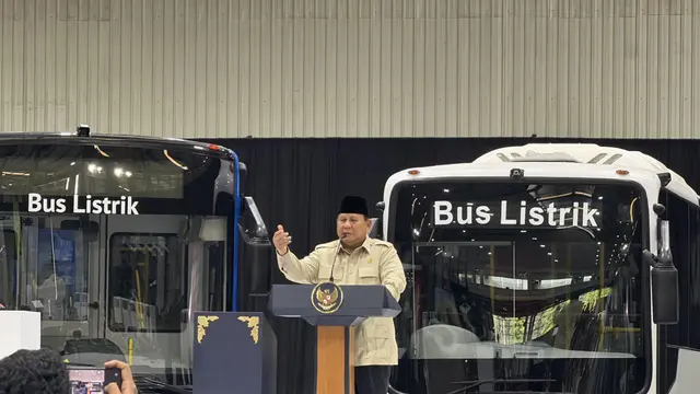 Presiden Prabowo Subianto meresmikan pabrik kendaraan listrik di Magelang