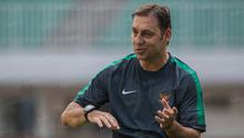 Assisten pelatih Timnas Indonesia, Wolfgang Pikal, saat melatih seleksi untuk Piala AFF di Stadion Pekansari, Bogor, Jawa Barat, Selasa (9/8/2016). (Bola.com/Vitalis Yogi Trisna)