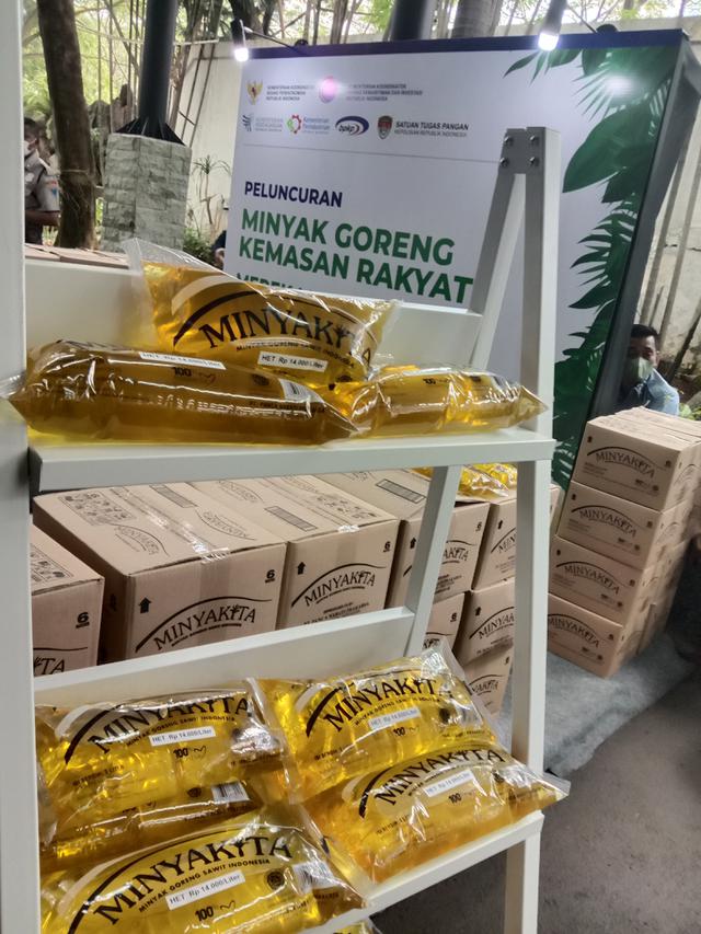 Menteri Perdagangan atau Mendag Zulkifli Hasan meluncurkan produk minyak goreng curah kemasan Minyakita, yang masuk ke dalam program Minyak Goreng Curah Rakyat (MGCR).