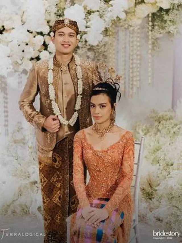 6 Potret Resepsi Pernikahan Eva Celia, Gabungkan Adat Bugis dan Jawa