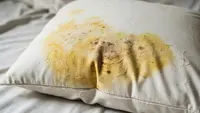 7 Penyebab Bantal Cepat Menguning dan Cara Cegahnya agar Tetap Bersih dan Awet