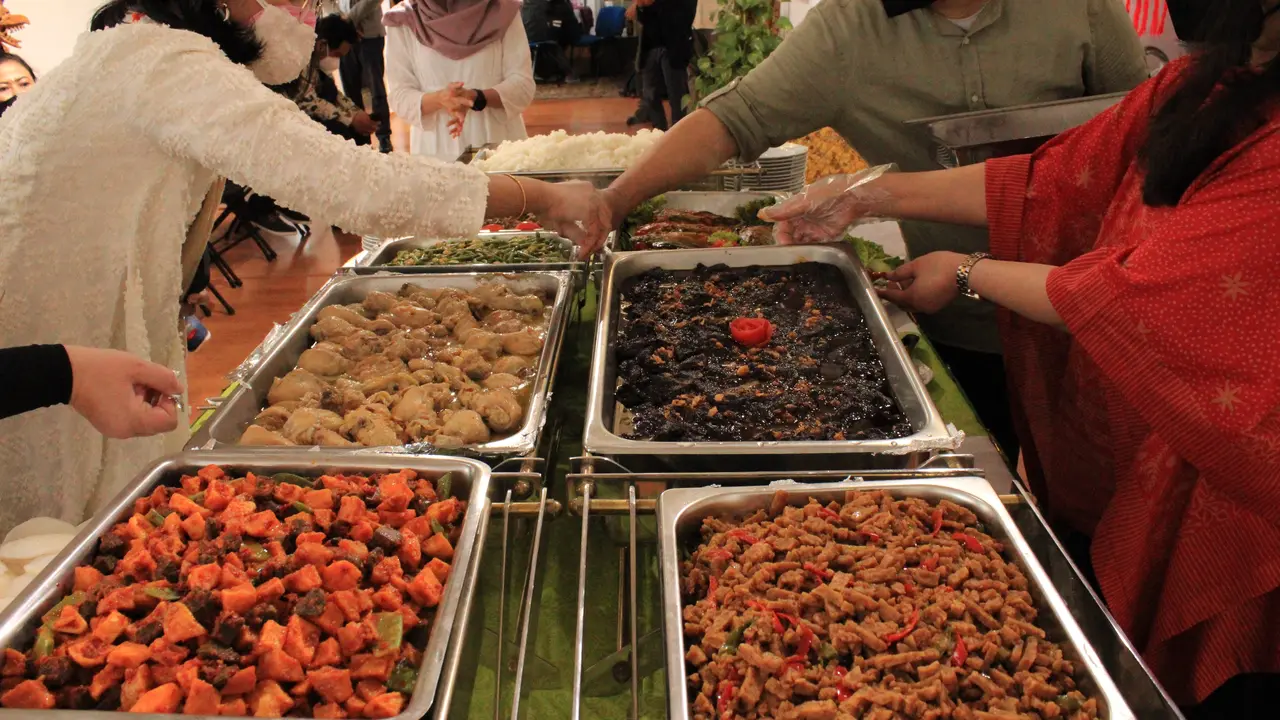 Sajian makan siang Lebaran di KBRI Bratislava