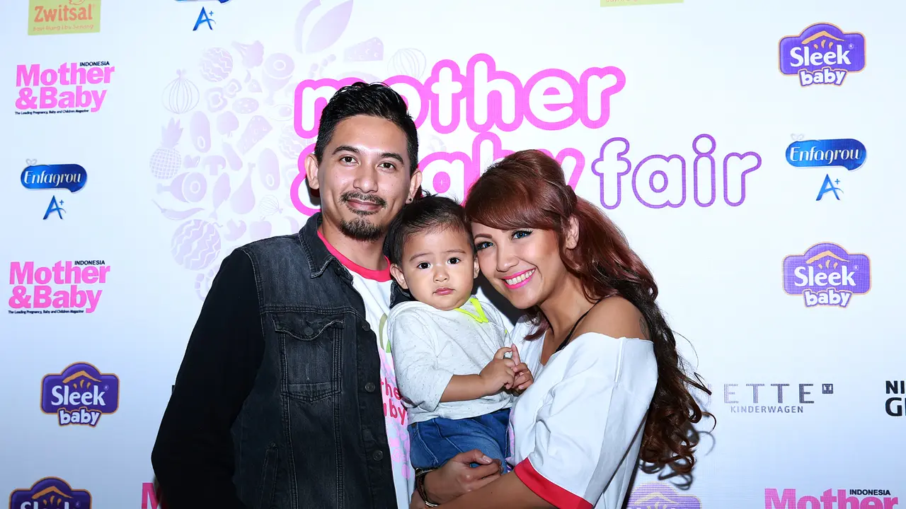 Ryan Delon dan Sharena Gunawan