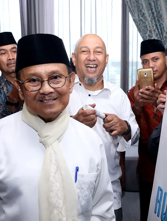 Walaupun telah sukses memerankan tokoh Habibie dalam film ‘Habibie & Ainun’, tidak serta merta Reza Rahadian langsung menerima tawaran memerankan tokoh Habibie muda atau Rudy Habibie. (Andy Masela/Bintang.com)