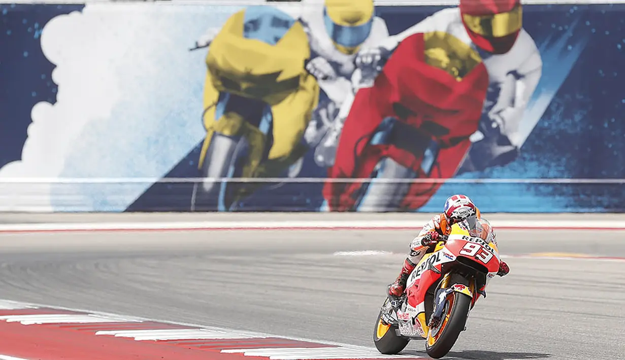 Pebalap Repsol Honda, Marc Marquez, berhasil menjadi yang tercepat pada MotoGP Austin di Texas, Amerika Serikat, Senin (11/4/2016) dini hari WIB. Pebalap Spanyol itu mencatatkan waktu 43 menit 57,945 detik. (AFP/Thomas B. Shea)