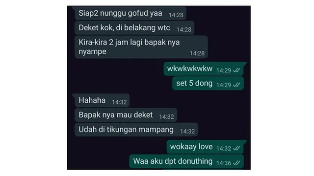 7 Curhatan Netizen Soal Bentuk 'I Love You' dari Pasangan Ini Bikin Baper