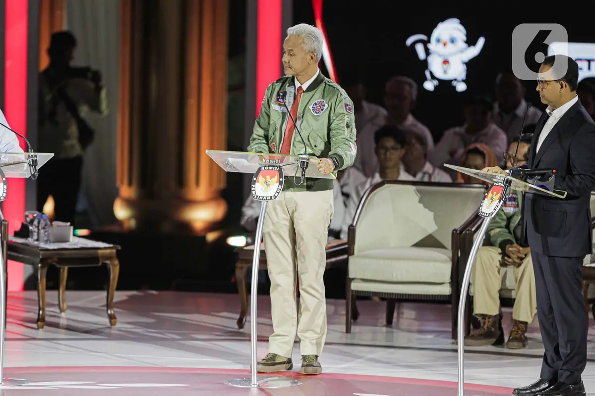 Potret Ketiga Capres Saling Menanggapi Argumen pada Debat Ketiga Pemilu 2024