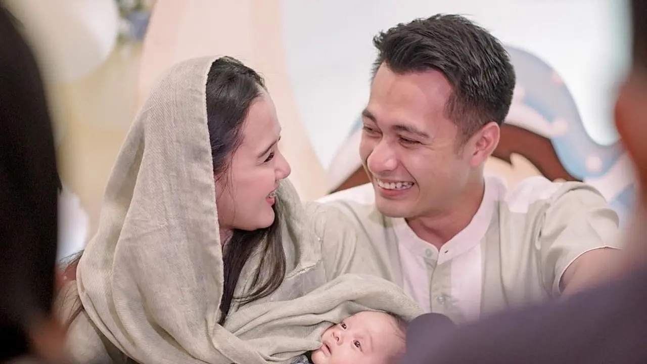 Eza Gionino gelar acara tasyakuran akikah Akshay Gionino (Sumber foto: Instagram @ezagio oleh @sorepicture)