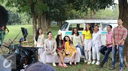 Sejumlah artis dilibatkan dalam pembuatan Video klip singel kedua Regina yang berjudul 'Dibawa Happy Aja', Jakarta, Kamis (14/7). (Liputan6.com/Herman Zakharia)