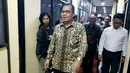 Wali Kota Makassar Mohammad Ramdhan Pomanto alias Danny Pomanto saat menghadiri pemeriksaan Dit Reskrimsus Polda Sulsel, Kamis (21/6). Danny Pomanto diduga melakukan pemotongan dana camat di Kota Makassar sebesar 30 persen.  (Liputan6.com/HO)