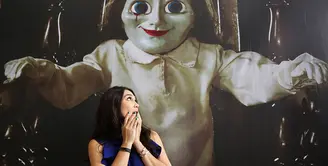 Pemeran Luna Maya membintangi film The Doll 2 bersama Herjunot Ali. Saat menggelar jumpa pers, ia menceritakan pengalaman mistis selama menjalani proses syuting film bergenre horor tersebut. (Bambang E. Ros/Bintang.com)