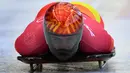 Atlet balap kereta salju, Ander Mirambell dari Spanyol memulai sesi latihan balap kereta salju pada Olimpiade Musim Dingin Pyeongchang 2018 di Olympic Sliding Center di Pyeongchang, Korsel (21/2). (AFP Photo/Mark Ralston)