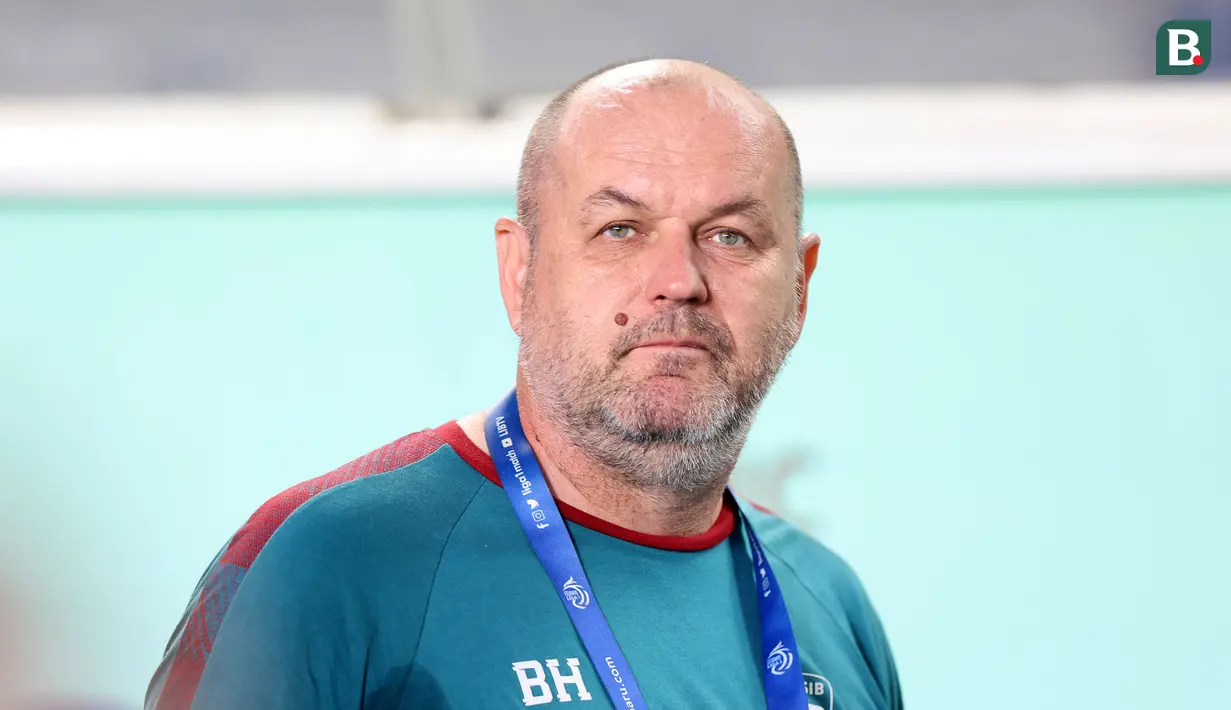 <p>Pelatih Persib Bandung, Bojan Hodak&nbsp;saat laga leg 1 final Championship Series BRI Liga 1 2023/2024 antara Persib Bandung melawan Madura United di Stadion Si Jalak Harupat, Bandung, Minggu (26/05/2024). (Bola.com/M Iqbal Ichsan)</p>