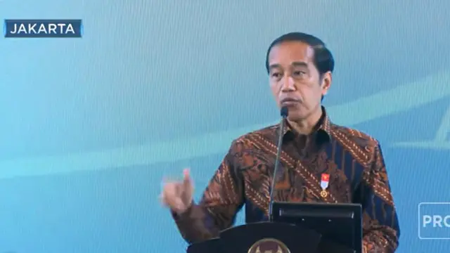 Presiden Joko Widodo (Jokowi) mengaku tak menyesal saat memutuskan untuk tidak melakukan lockdown pada saat awal Covid-19 menghampiri di Indonesia.