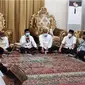 Para tokoh agama saat melakukan tenggeyamo penentuan satu ramadan (Arfandi Ibrahim/Liputan6.com)