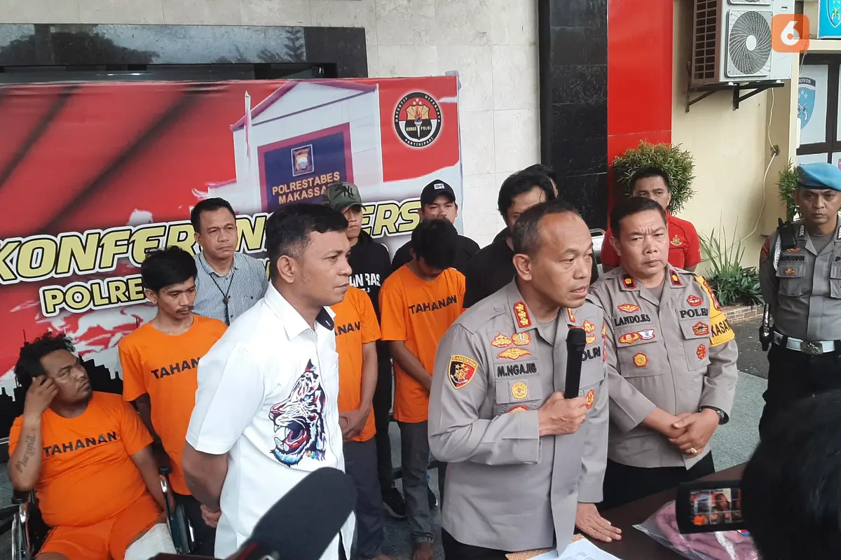 Polrestabes Makassar tangkap pelaku penganiayaan pemudik asal Kalimantan (Liputan6.com/Fauzan)