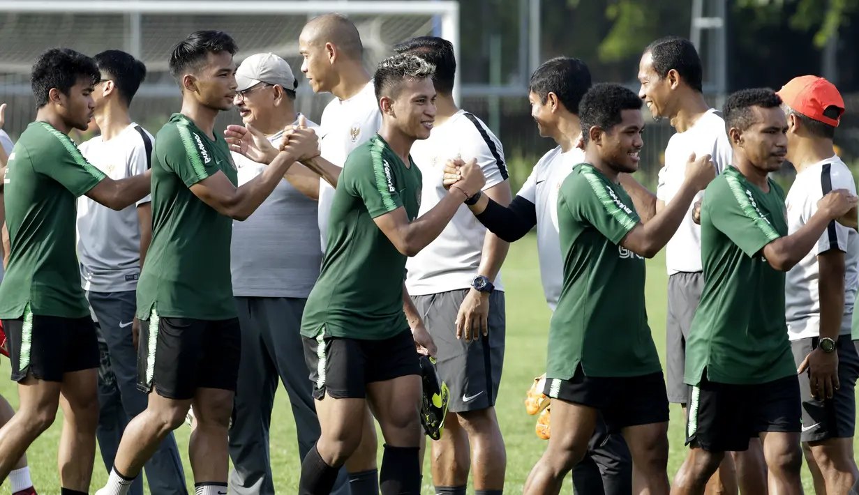 Pemain Timnas Indonesia U-22, Osvaldo Haay, saat latihan di Lapangan ABC, Senayan, Jakarta, Jumat (11/1). Pemain muda terbaik Liga 1 2018 itu baru bergabung pada hari kelima pemusatan latihan skuat Garuda Muda. (Bola.com/M Iqbal Ichsan)
