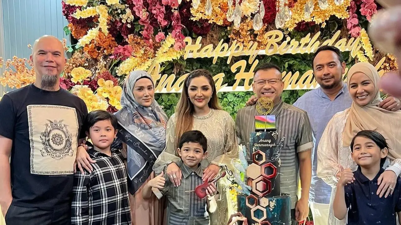 Potret perayaan ulang tahun Anang Hermansyah (Sumber: Instagram/meisya_siregar)