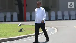 Ekspresi mantan Ketua Umum Himpunan Pengusaha Muda Indonesia (HIPMI) Bahlil Lahadalia saat tiba di Istana, Jakarta, Selasa (22/10/2019). Bahlil dipanggil Presiden Joko Widodo atau Jokowi untuk menempati salah satu pos kementerian di Kabinet Kerja Jilid II. (Liputan6.com/Angga Yuniar)