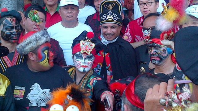 Ini Penampilan Menteri Pariwisata Saat Menjadi Kaisar Ming ...