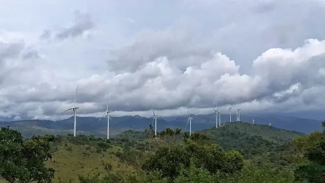 Presiden Jokowi meresmikan pengoperasian Pembangkit Listrik Tenaga Bayu (PLTB) Sidrap 75 Mega Watt (Mega Watt/MW), Sulawesi Selatan, Senin (2/6/2018).