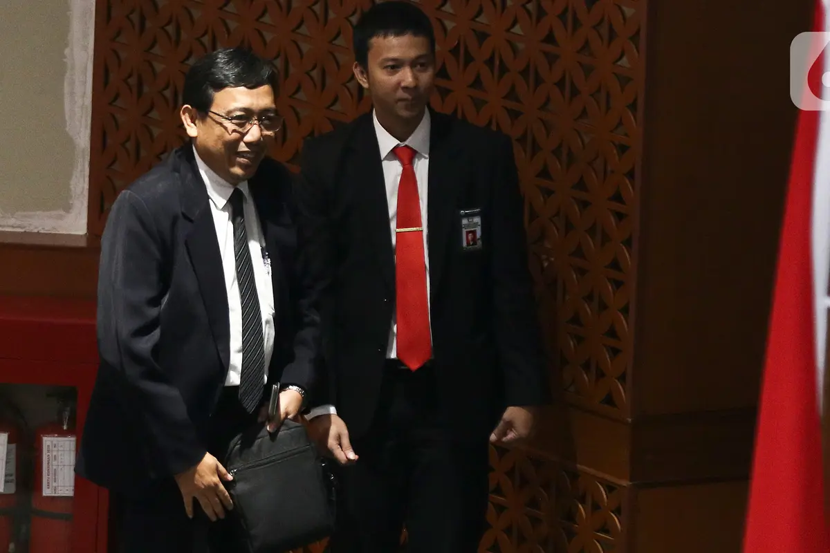 DPR Sahkan I Dewa Kade Wiarsa Raka Sandi Gantikan Wahyu Setiawan