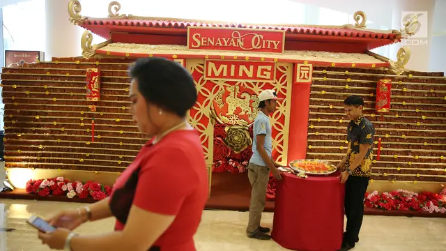 7.388 Potong Kue Keranjang Pecahkan Rekor MURI di Senayan City