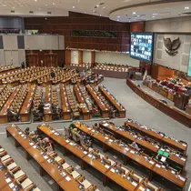 Suasana Rapat Paripurna DPR Ke-24 Masa Persidangan V Tahun Sidang 2022-2023 di Gedung DPR RI, Jakarta, Selasa (23/5/2023). Agenda rapat paripurna berkaitan penyampaian pandangan fraksi atas kerangka ekonomi makro dan pokok-pokok kebijakan fiskal (KEM dan PPKF) RAPBN Tahun Anggaran 2024. (Liputan6.com/Faizal Fanani)