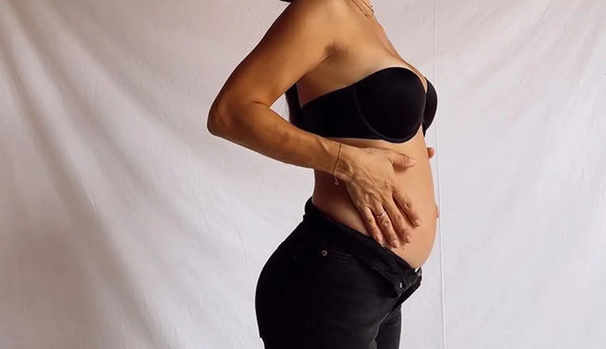 Selama hamil, Jennifer Bachdim melakukan banyak eksplorasi gaya ala ibu hamil (instagram/jenniferbachdim)