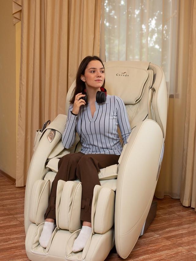 8 Pesona Evgenia Medvedeva, Atlet Ice Skating Rusia yang Viral di Media Sosial