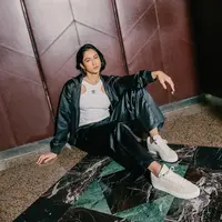 Outfit Boyish Aghniny Haque /copyrifht instagram/ aghninyhaque