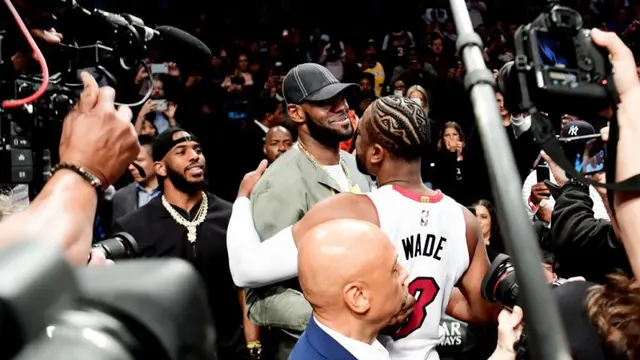 Dwyane Wade Cetak Triple Double pada Laga Terakhir di NBA