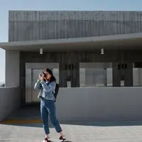 Rumah minimalis yang sederhana namun modern menjadi tren favorit di tahun 2025 (credit: freepik.com)