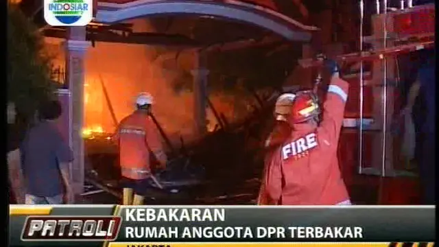 Rumah Anggota DPR Terbakar