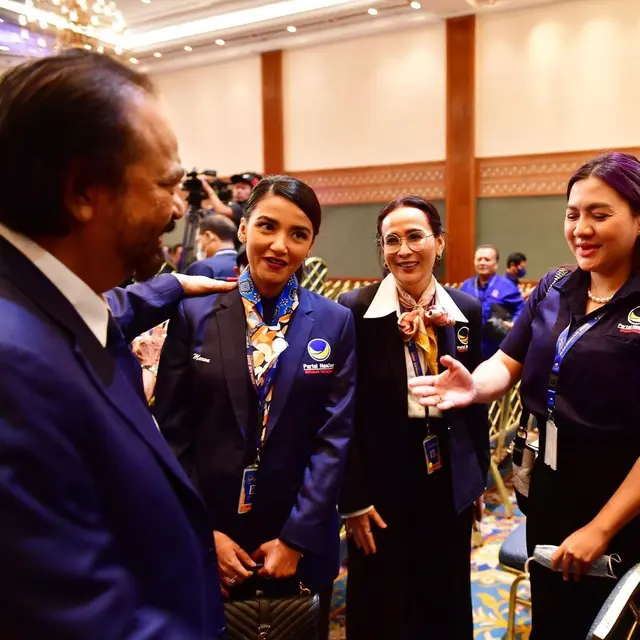 Baru Lulus S2, Ini 6 Potret Terbaru Tsania Marwa yang Terjun ke Dunia Politik