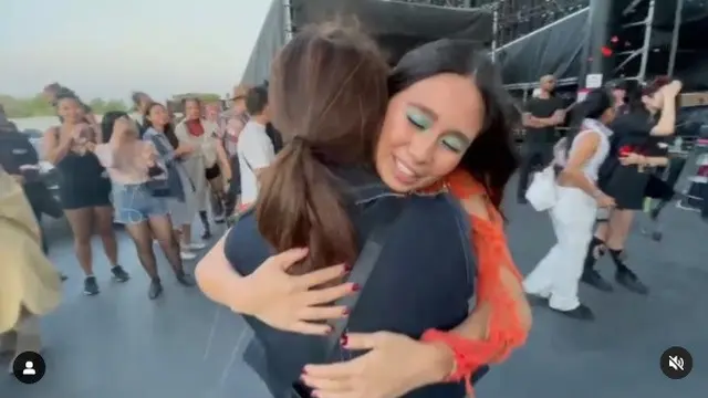 Najwa Shihab Nonton Coachella 2022 (Foto: Instagram @najwashihab)