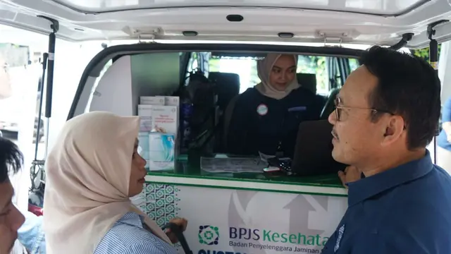 Khosiah mengajukan proses turun kelas kepesertaan BPJS Kesehatan lewat MCS. (Foto: Fitri Haryanti Harsono/Liputan6.com)